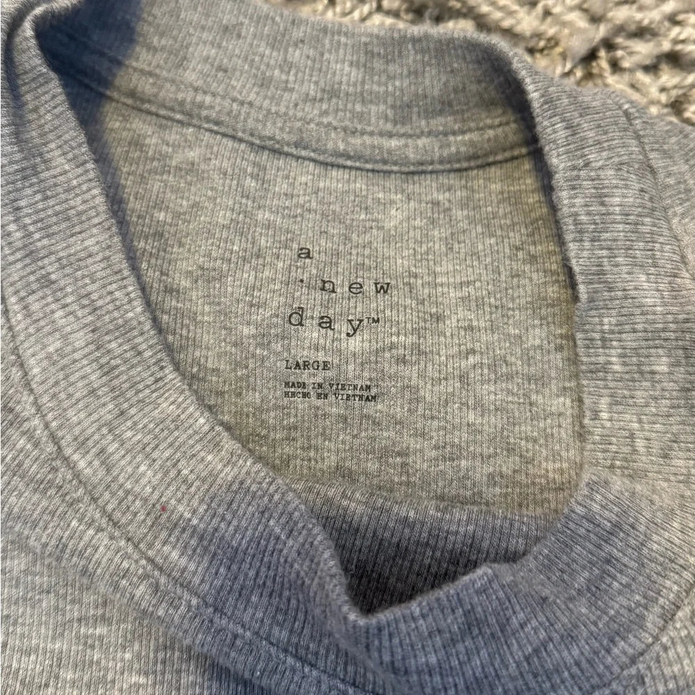 Top - Picture 2 of 2